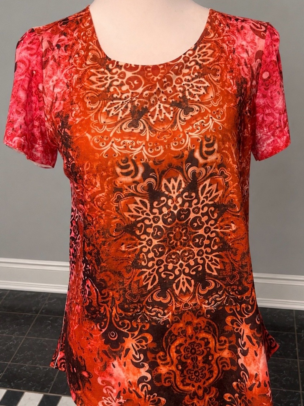 ONE WORLD Orange and Pink Medallion Print Short Sleeve Top